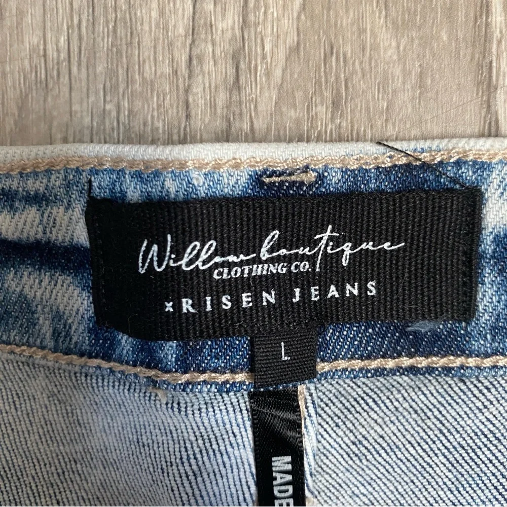 Risen Jean Cutoff Shorts - Picture 4 of 6